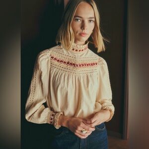 Sézane Satya blouse in ecru multicolor. Size US 4